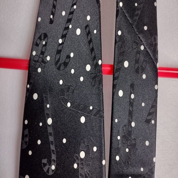 Hallmark Christmas tie   - Picture 3 of 4